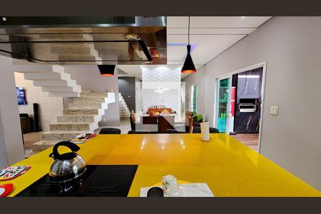 Casa à venda com 330m², 3 quartos e 3 vagas Casa à venda com 330m², 3 quartos e 3 vagasCozinha