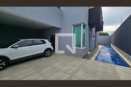 Casa à venda com 330m², 3 quartos e 3 vagas Casa à venda com 330m², 3 quartos e 3 vagasGaragem