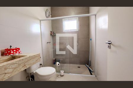 Casa à venda com 330m², 3 quartos e 3 vagas Casa à venda com 330m², 3 quartos e 3 vagasBanheiro