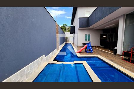 Casa à venda com 330m², 3 quartos e 3 vagas Casa à venda com 330m², 3 quartos e 3 vagasPiscina