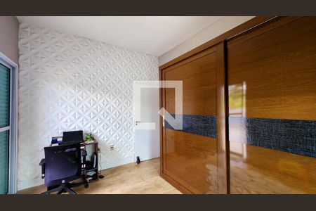 Casa à venda com 330m², 3 quartos e 3 vagas Casa à venda com 330m², 3 quartos e 3 vagasQuarto 3