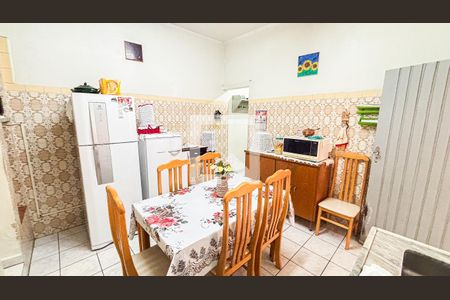 Casa à venda com 150m², 3 quartos e 2 vagas Casa à venda com 150m², 3 quartos e 2 vagasCozinha