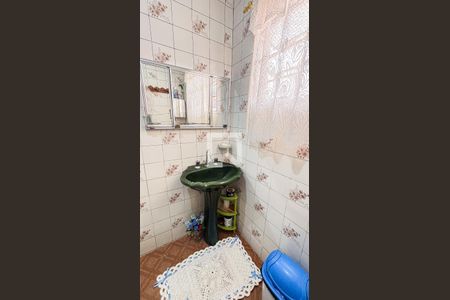 Casa à venda com 150m², 3 quartos e 2 vagas Casa à venda com 150m², 3 quartos e 2 vagasBanheiro