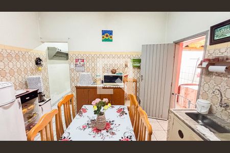 Casa à venda com 150m², 3 quartos e 2 vagas Casa à venda com 150m², 3 quartos e 2 vagasCozinha