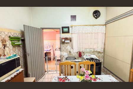 Casa à venda com 150m², 3 quartos e 2 vagas Casa à venda com 150m², 3 quartos e 2 vagasCozinha