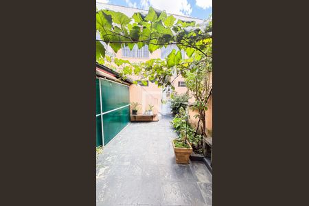 Casa à venda com 150m², 3 quartos e 2 vagas Casa à venda com 150m², 3 quartos e 2 vagasQuintal