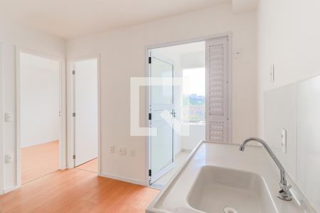 Sala/Cozinha de apartamento para alugar com 2 quartos, 28m² em Vila das Belezas, São Paulo