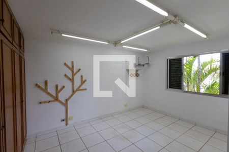 Quarto 1 de casa para alugar com 2 quartos, 240m² em Campininha, São Paulo