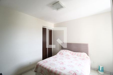 Quarto 1 de apartamento para alugar com 3 quartos, 140m² em Santa Mônica, Uberlândia