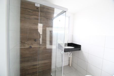 Banheiro Social de apartamento para alugar com 2 quartos, 43m² em Jardim Patricia, Uberlândia