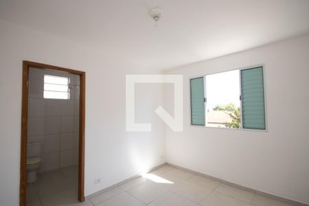 Suíte de casa para alugar com 4 quartos, 150m² em Vila Mazzei, São Paulo