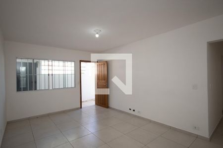 Sala 1 de casa para alugar com 4 quartos, 150m² em Vila Mazzei, São Paulo