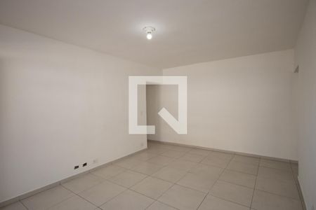 Sala 1 de casa para alugar com 4 quartos, 150m² em Vila Mazzei, São Paulo