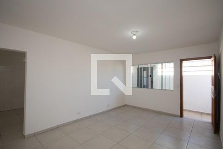 Sala 1 de casa para alugar com 4 quartos, 150m² em Vila Mazzei, São Paulo