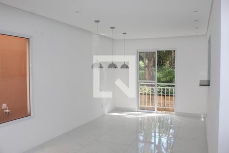 Sala de casa de condomínio para alugar com 2 quartos, 140m² em Chácara Pavoeiro, Cotia