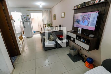 Sala de casa para alugar com 2 quartos, 83m² em Nucleo Residencial Isabela, Taboão da Serra