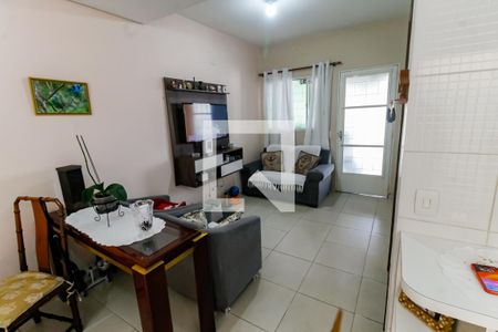 Sala de casa para alugar com 2 quartos, 83m² em Nucleo Residencial Isabela, Taboão da Serra