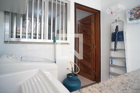 Casa à venda com 74m², 2 quartos e 2 vagas Casa à venda com 74m², 2 quartos e 2 vagasÁrea de Serviço