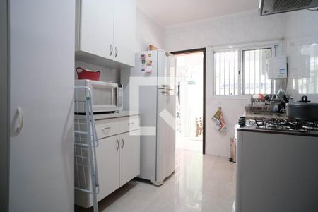 Casa à venda com 74m², 2 quartos e 2 vagas Casa à venda com 74m², 2 quartos e 2 vagasCozinha