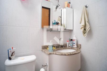 Casa à venda com 74m², 2 quartos e 2 vagas Casa à venda com 74m², 2 quartos e 2 vagasBanheiro