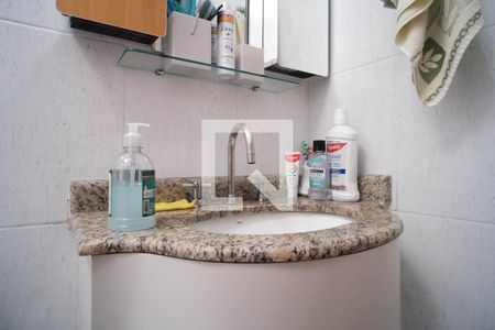 Casa à venda com 74m², 2 quartos e 2 vagas Casa à venda com 74m², 2 quartos e 2 vagasBanheiro