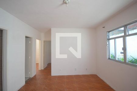 Sala de casa para alugar com 2 quartos, 70m² em Cabral, Nilópolis