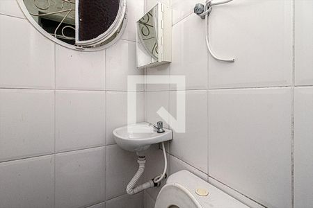 Banheiro de kitnet/studio para alugar com 1 quarto, 20m² em Aclimação, São Paulo