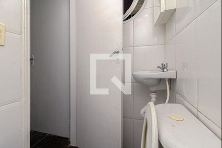 Banheiro de kitnet/studio para alugar com 1 quarto, 20m² em Aclimação, São Paulo