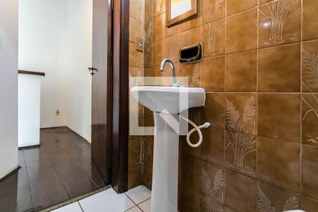 Lavabo de casa para alugar com 3 quartos, 200m² em Jardim Armenia, Mogi das Cruzes