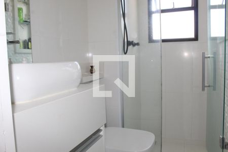 Banheiro da Suíte de apartamento para alugar com 2 quartos, 115m² em Granja Viana, Cotia