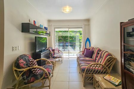 Sala de apartamento para alugar com 3 quartos, 70m² em Jardim Belmar, Guarujá