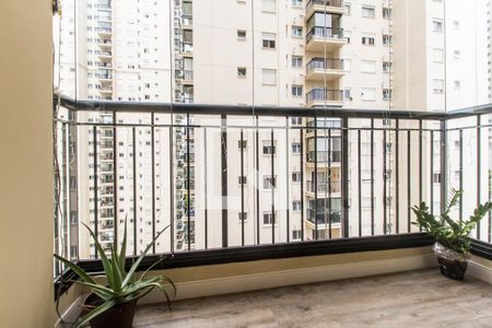 Varanda de apartamento para alugar com 1 quarto, 69m² em Jardim Tupanci, Barueri