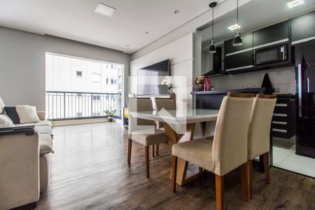 Sala de Jantar de apartamento para alugar com 1 quarto, 69m² em Jardim Tupanci, Barueri