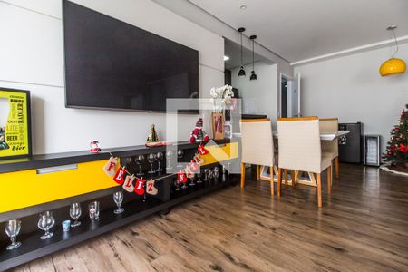 Sala de TV de apartamento para alugar com 1 quarto, 69m² em Jardim Tupanci, Barueri