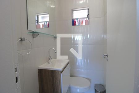 Lavabo de casa de condomínio para alugar com 2 quartos, 151m² em Vila Marari, São Paulo