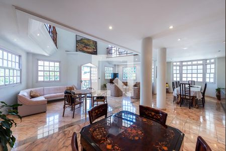 Sala de casa para alugar com 5 quartos, 560m² em Morro Nova Cintra, Santos