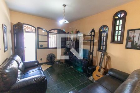 Sala de casa à venda com 3 quartos, 500m² em Itaipu, Niterói