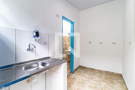 Cozinha de casa para alugar com 1 quarto, 22m² em Caxingui, São Paulo