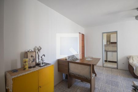 Sala de apartamento para alugar com 2 quartos, 50m² em Colubandê, São Gonçalo