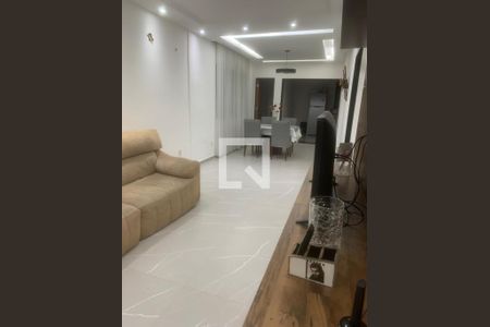 Sala de casa à venda com 2 quartos, 300m² em Brás de Pina, Rio de Janeiro