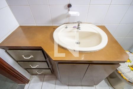 Banheiro de apartamento para alugar com 1 quarto, 57m² em Quitaúna, Osasco