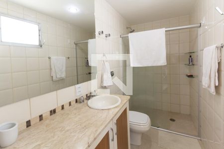 Banheiro da Suíte de apartamento para alugar com 3 quartos, 142m² em Itaim Bibi, São Paulo