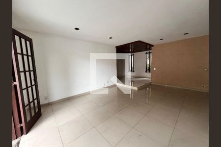 Sala de casa à venda com 5 quartos, 610m² em Freguesia (jacarepaguá), Rio de Janeiro