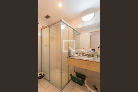 Apartamento para alugar com 55m², 2 quartos e 1 vaga Apartamento para alugar com 55m², 2 quartos e 1 vagaBanheiro da Suíte 1