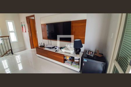 Casa à venda com 182m², 3 quartos e 2 vagas Casa à venda com 182m², 3 quartos e 2 vagasSala de TV