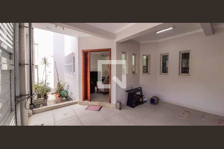 Casa à venda com 182m², 3 quartos e 2 vagas Casa à venda com 182m², 3 quartos e 2 vagasGaragem