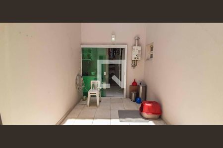 Casa à venda com 182m², 3 quartos e 2 vagas Casa à venda com 182m², 3 quartos e 2 vagasQuintal