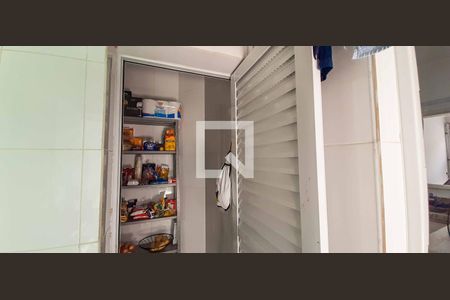 Casa à venda com 182m², 3 quartos e 2 vagas Casa à venda com 182m², 3 quartos e 2 vagasDespensa