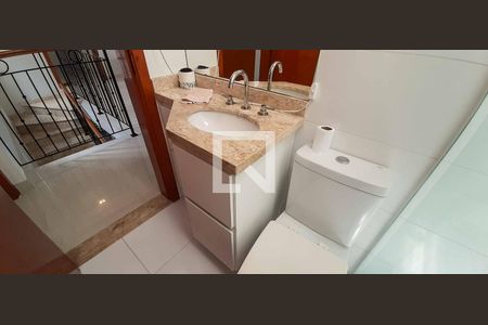 Casa à venda com 182m², 3 quartos e 2 vagas Casa à venda com 182m², 3 quartos e 2 vagasBanheiro Social