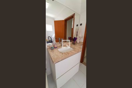 Casa à venda com 182m², 3 quartos e 2 vagas Casa à venda com 182m², 3 quartos e 2 vagasBanheiro da Suíte 1